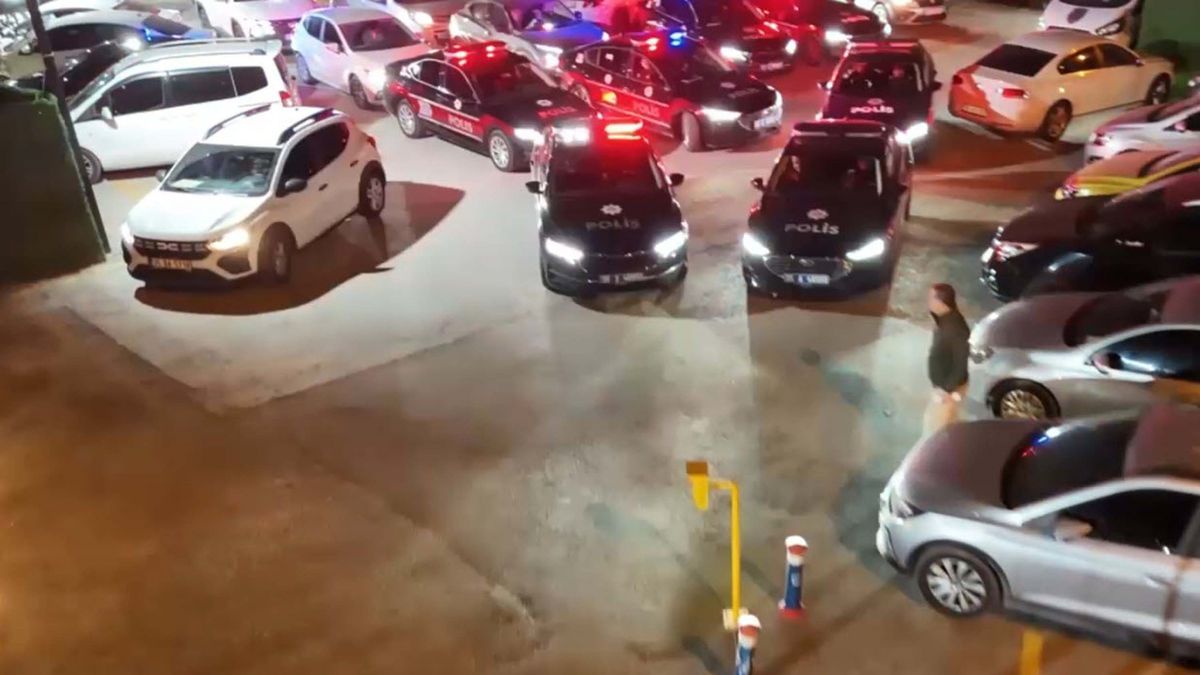 İzmir\'de Suçlulara Operasyon: 115 Gözaltı