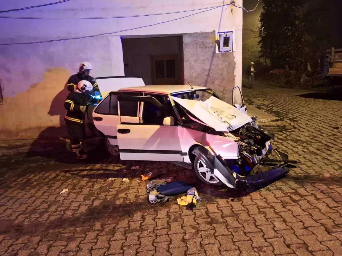 Niksar\'da Trafik Kazası: 1 Ölü, 1 Yaralı