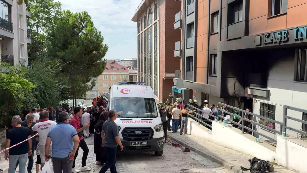 İstanbul\'da Elektrik Panosu Yangını: 1 Ölü, 6 Yaralı