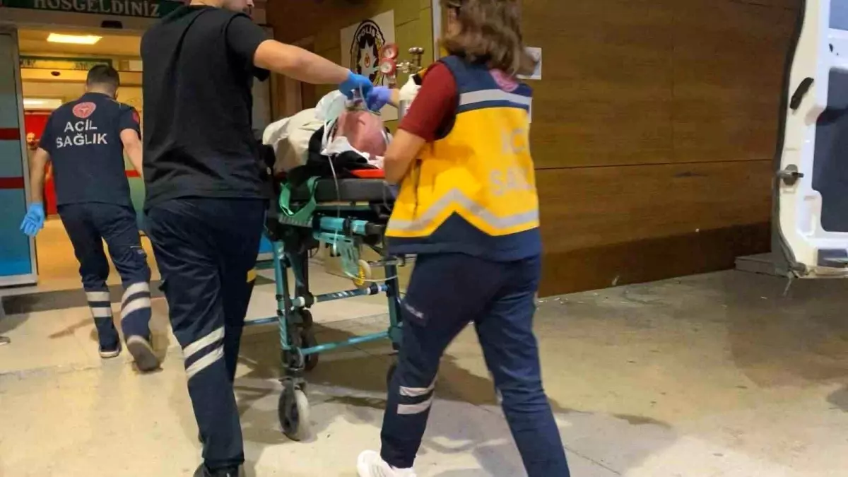 Bursa\'da Yaşlı Adam Merdivenden Düştü