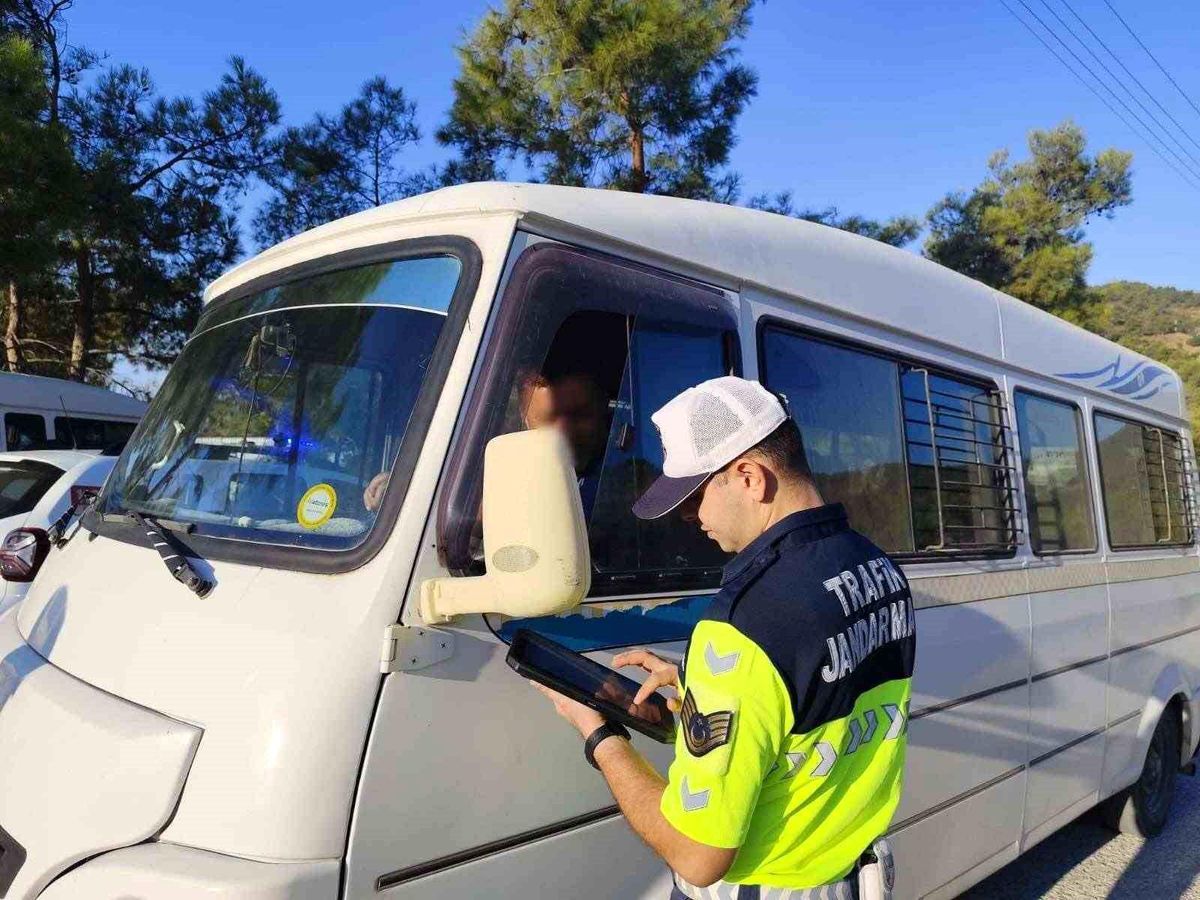 Mersin\'de Öğrenciler için Güvenli Ulaşım Denetimi