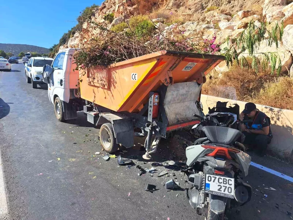 Kaş\'ta Motosiklet Kazası: Sürücü Hayatını Kaybetti