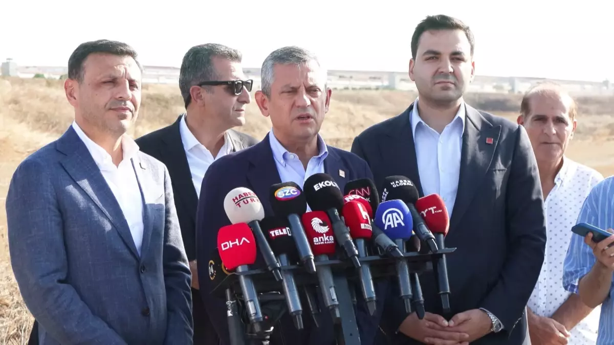 Özgür Özel, Silivri\'de Ekrem İmamoğlu\'nun duruşmasını takip etti