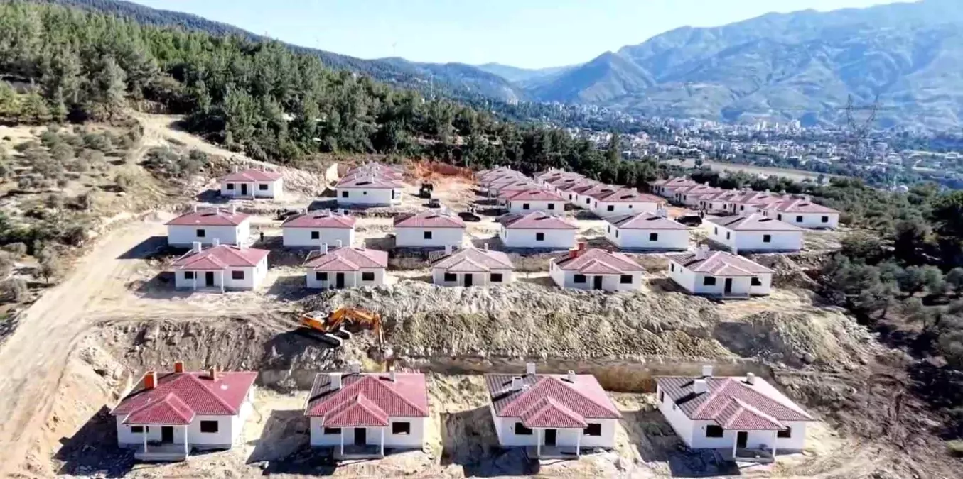 İskenderun\'da Köy Evleri Projesi Tamamlanıyor