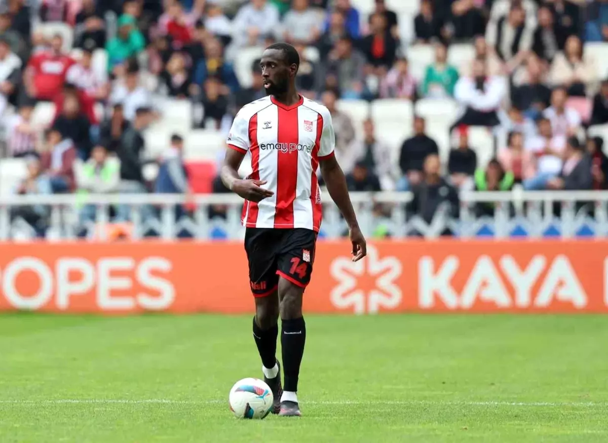 Sivasspor\'dan Samba Camara\'ya Teşekkür