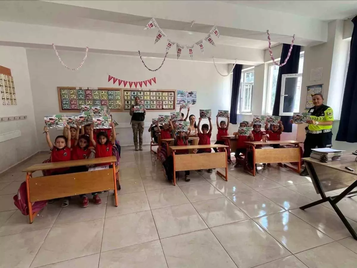 Jandarmadan Öğrencilere Eğitim