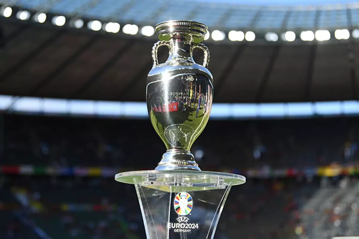 UEFA\'dan tarihi karar: Bir şampiyonluk iki ülkeye verildi