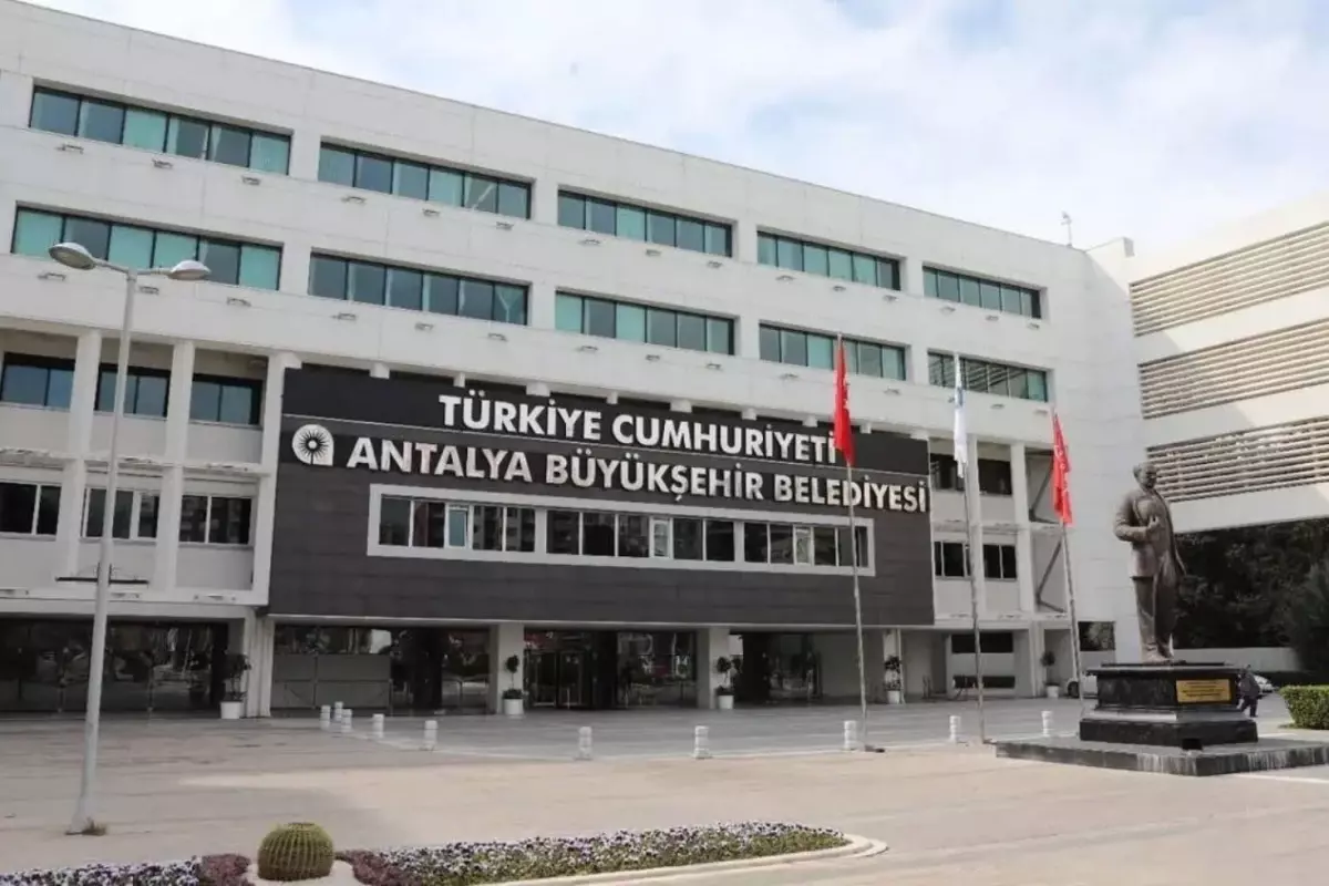 Antalya Büyükşehir Belediyesi\'nde rüşvet soruşturması! 5 kişi tutuklandı