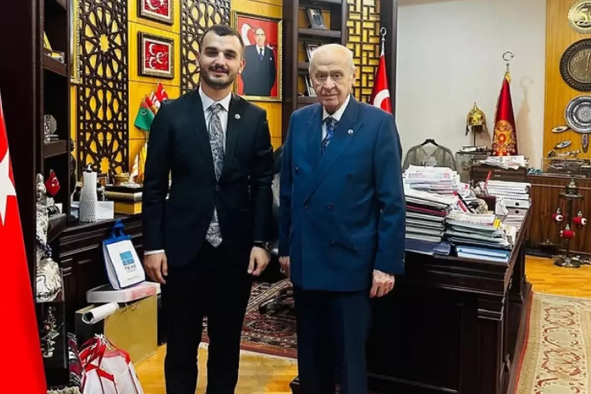 Bayrampaşa Belediyesi\'ne operasyonda MHP yöneticisi de gözaltında