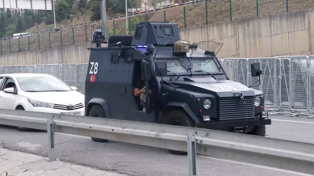 CHP MYK Toplantısı Öncesi Güvenlik Artırıldı