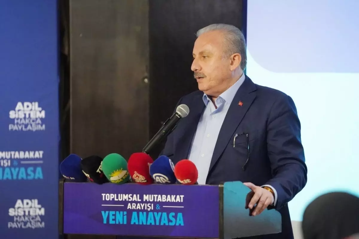 HÜDA PAR\'dan anayasa çalıştayı! Eski TBMM Başkanı\'ndan dikkat çeken sözler