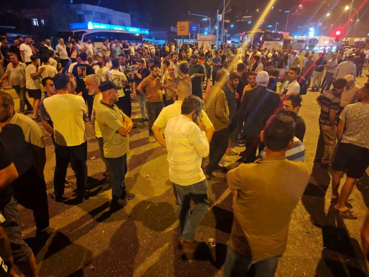 İlçeyi ayağa kaldıran kaza! Vali gelip kalabalığı ikna etti