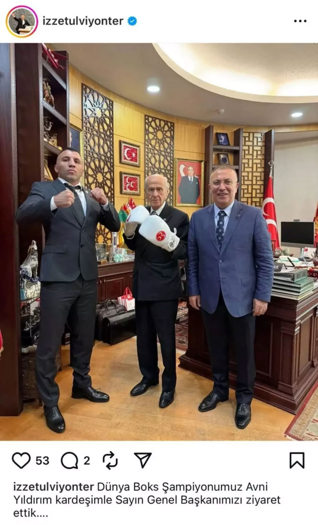 MHP Genel Başkanı Devlet Bahçeli'den 'boks eldivenli' poz