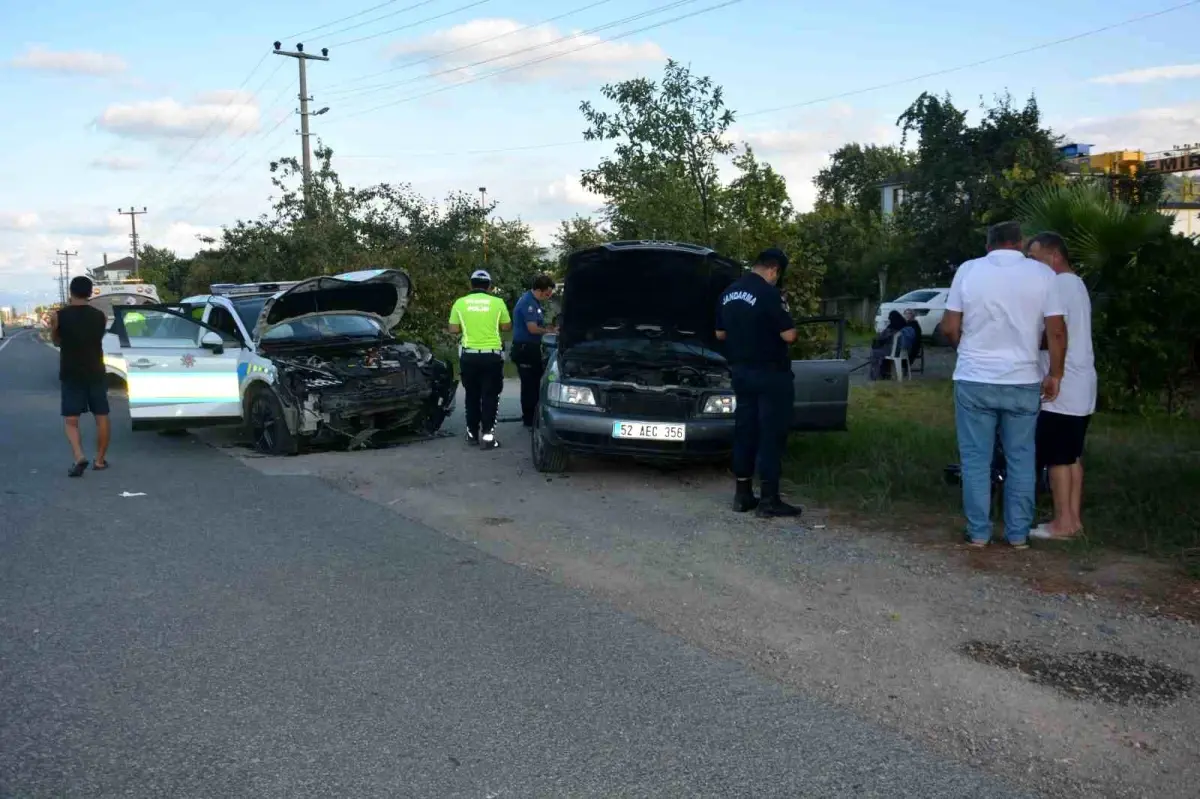 Düğün Konvoyunda Kaza: 1 Polis ve 1 Çocuk Yaralandı