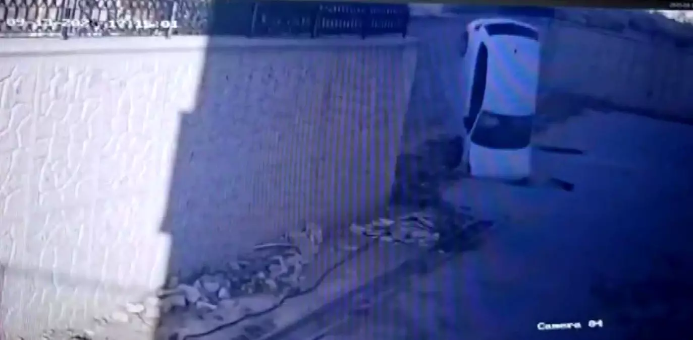 Yozgat\'ta Otomobil Okul Bahçesine Düştü