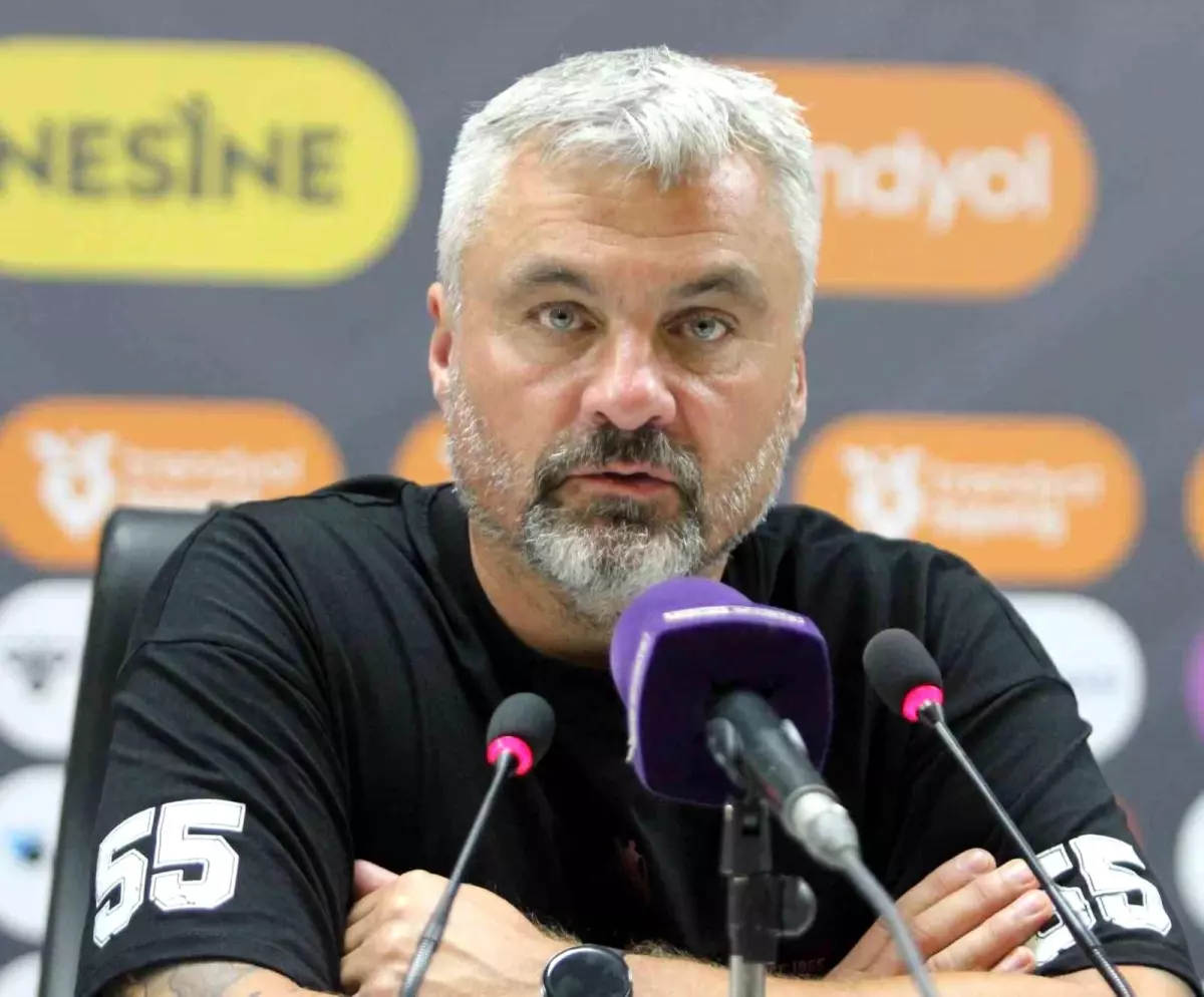 Samsunspor Teknik Direktörü Reis: Kendi hatalarımızdan kaybettik
