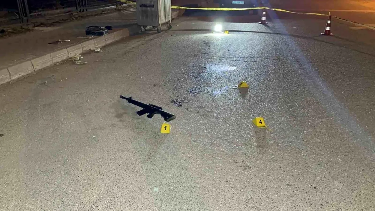22 yaşındaki genç, sokak ortasında av tüfeği ile vurulmuş halde bulundu