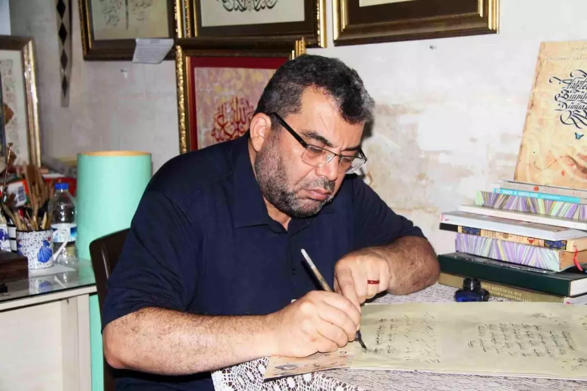 Gaziantep\'te Hattat Mehmet Bali, 40 Yıldır Hat Sanatına Emek Veriyor