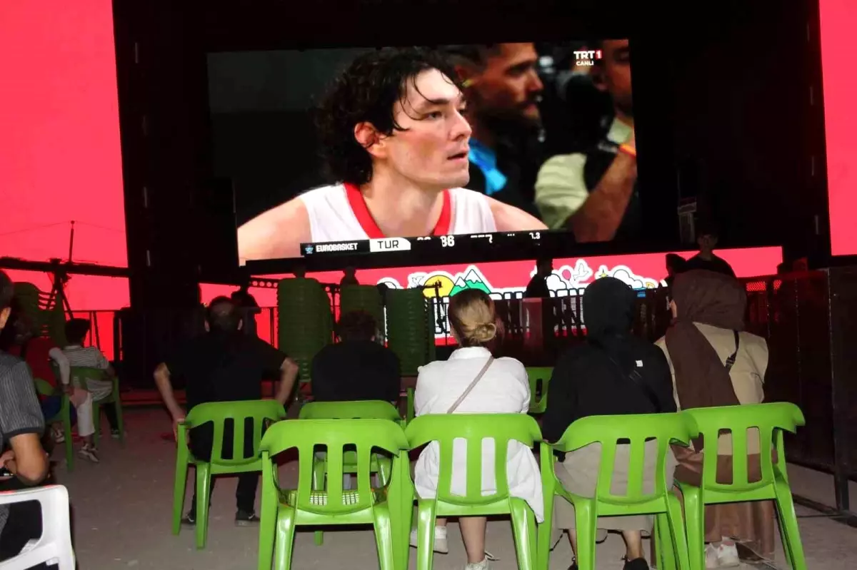 Şırnak\'ta Basketbol Finali Coşkusu