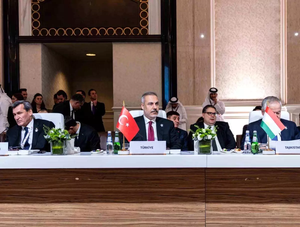 Hakan Fidan Doha\'da İİT-Arap Ligi Zirvesi\'nde