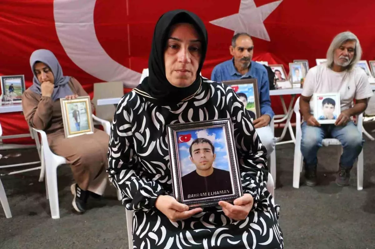 Diyarbakır Anneleri 7 Yıldır Evlat Nöbeti Tutuyor