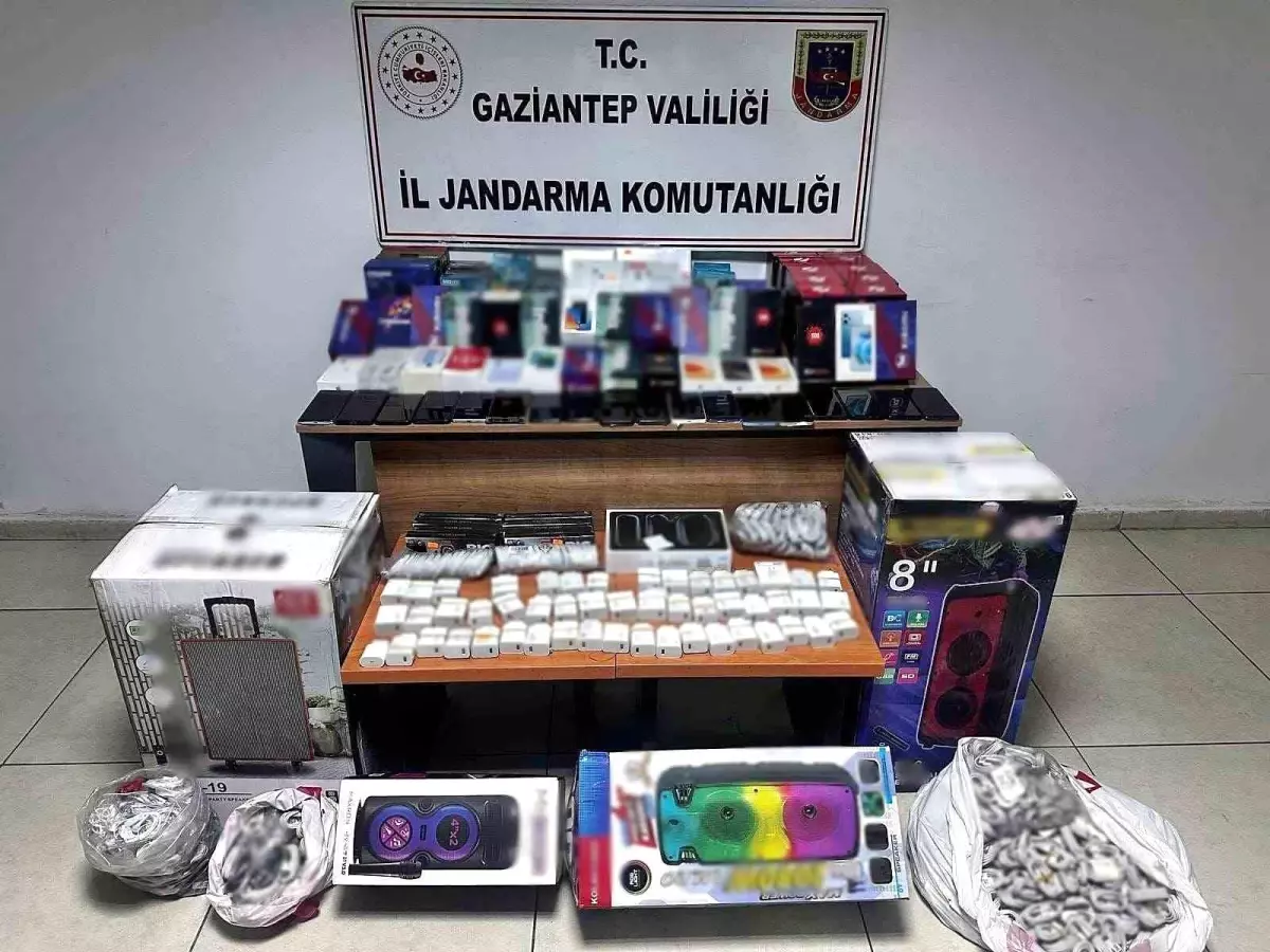 Gaziantep\'te 1 Milyon TL\'lik Kaçak Eşya Ele Geçirildi