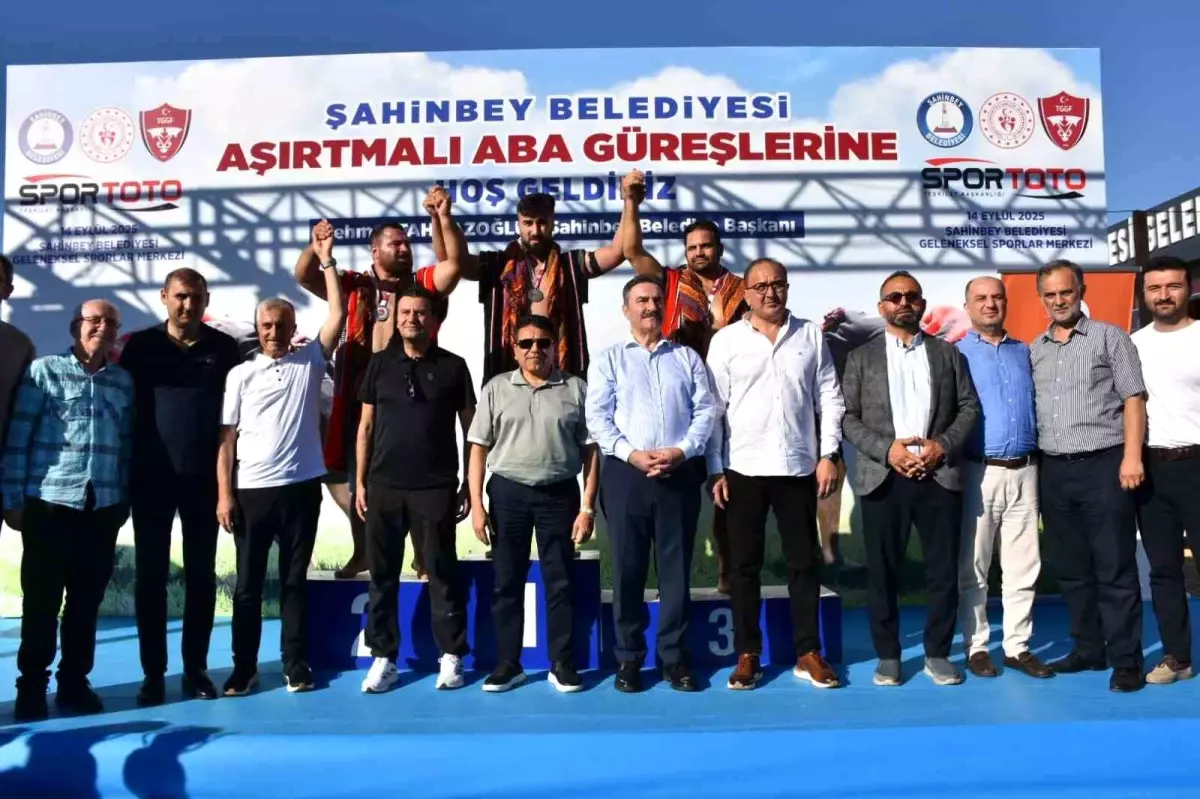 Aşırtmalı Aba Güreşi Türkiye Şampiyonası\'nda Şampiyon Alper Aslan