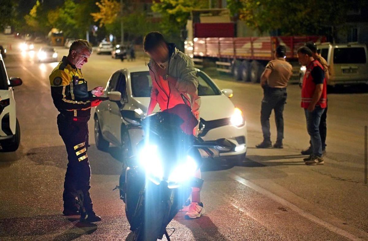 Isparta\'da Trafik Denetimi: 24 Araca Ceza