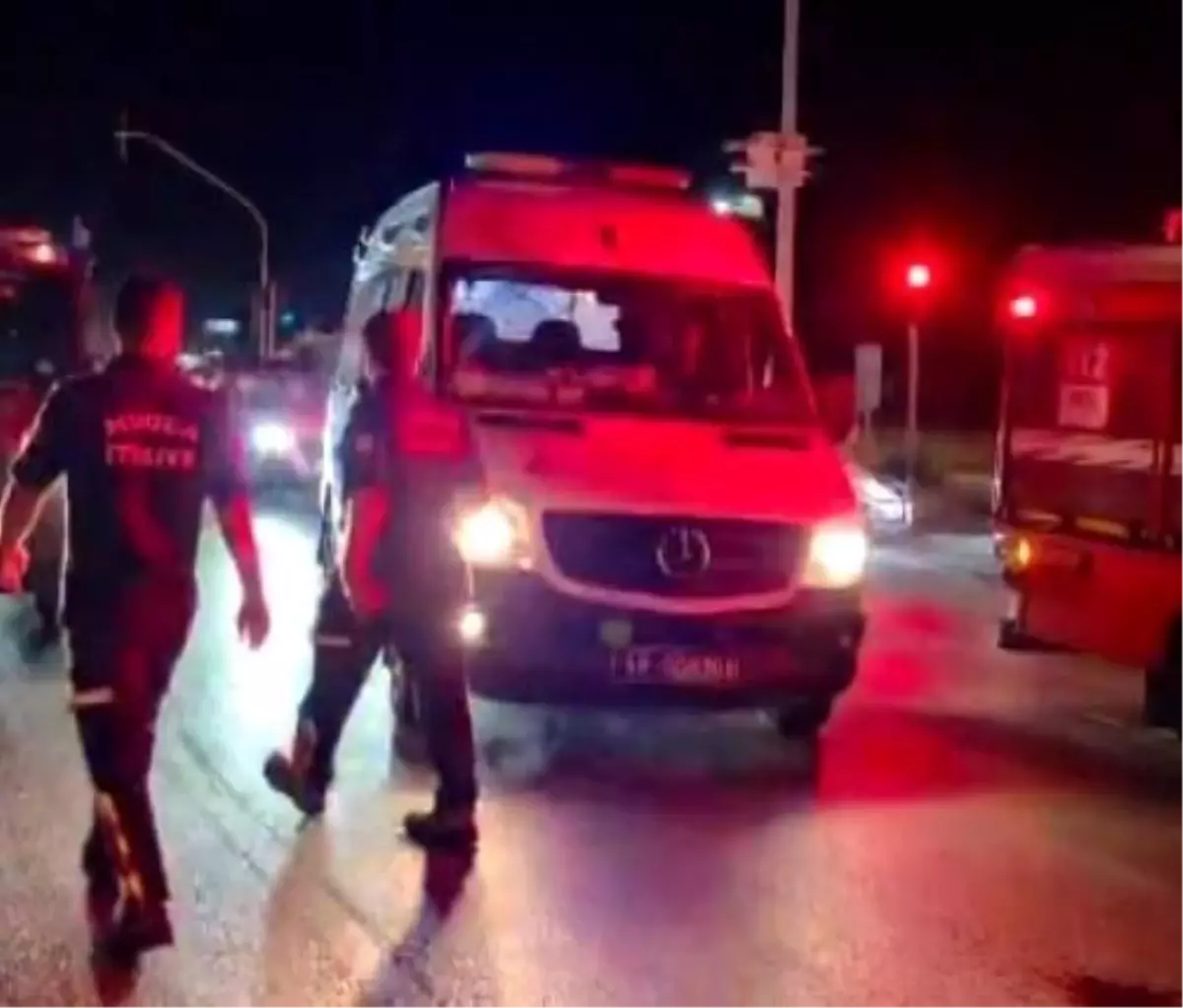 Milas\'ta Trafik Kazası: 4 Yaralı