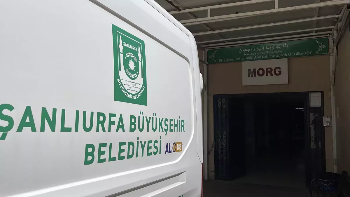 Baba ve oğlu sulama kanalında devrilen araçta boğularak hayatını kaybetti