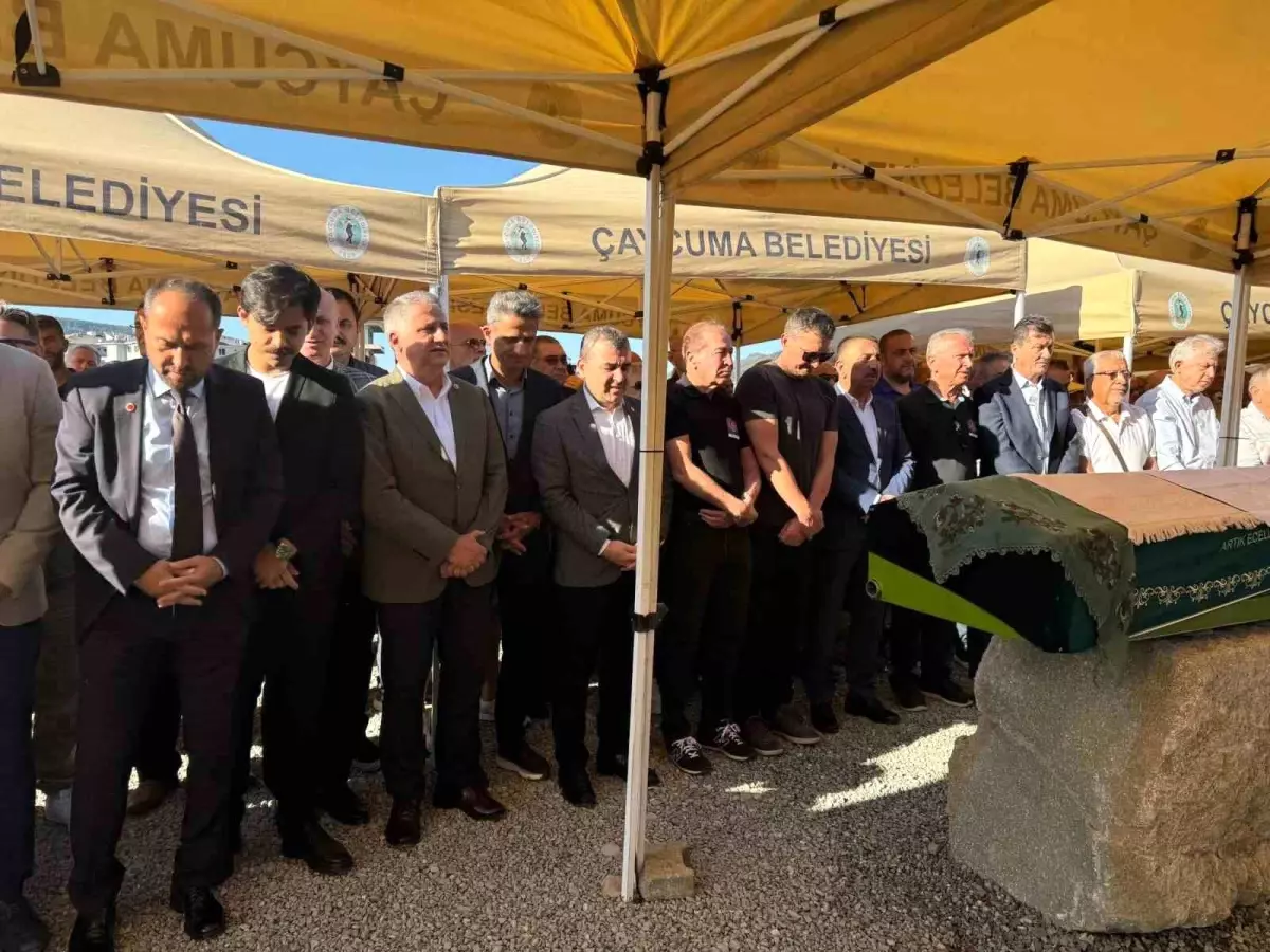 Çaycuma\'da Belediye Başkanı Bülent Kantarcı\'nın Eşi Belgin Kantarcı Toprağa Verildi