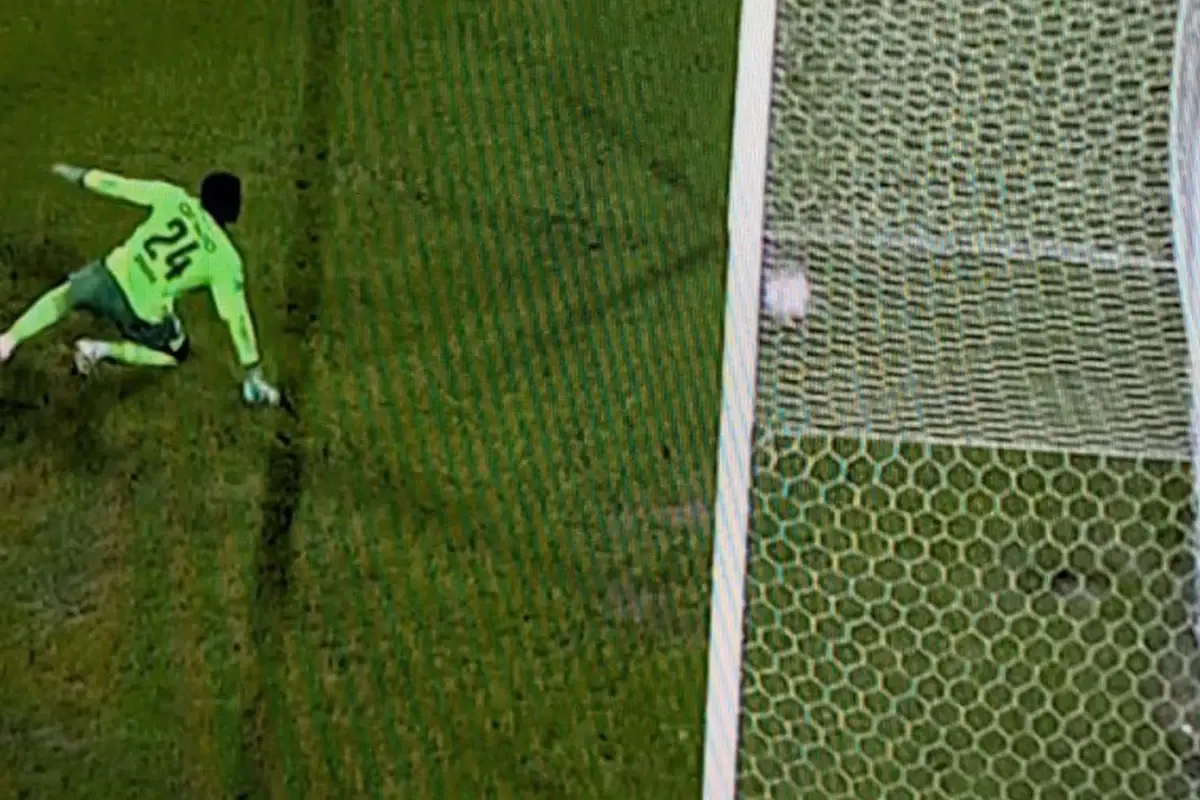 Top çizgiyi geçti mi? Fenerbahçe\'den gol itirazı