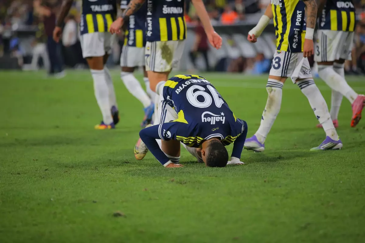 Fenerbahçe, Trabzonspor\'u 1-0 Yendi