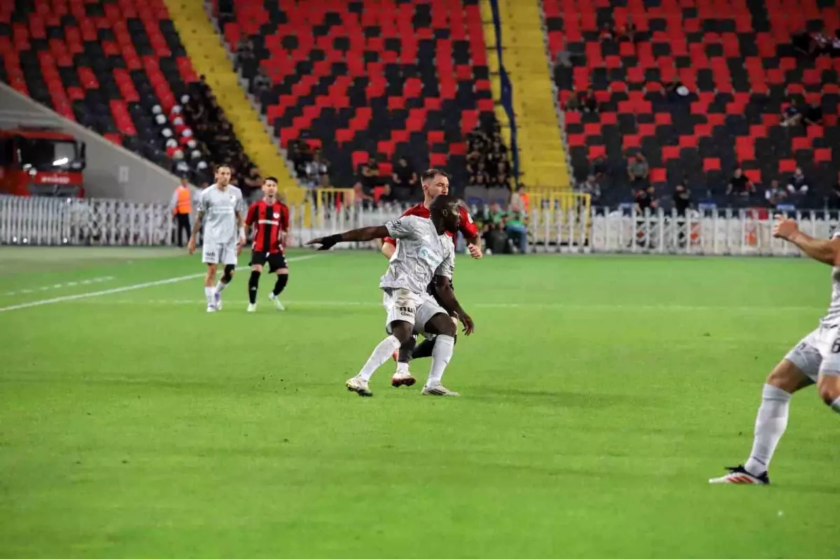 Gaziantep FK - Kocaelispor Maçı Golsüz Başladı