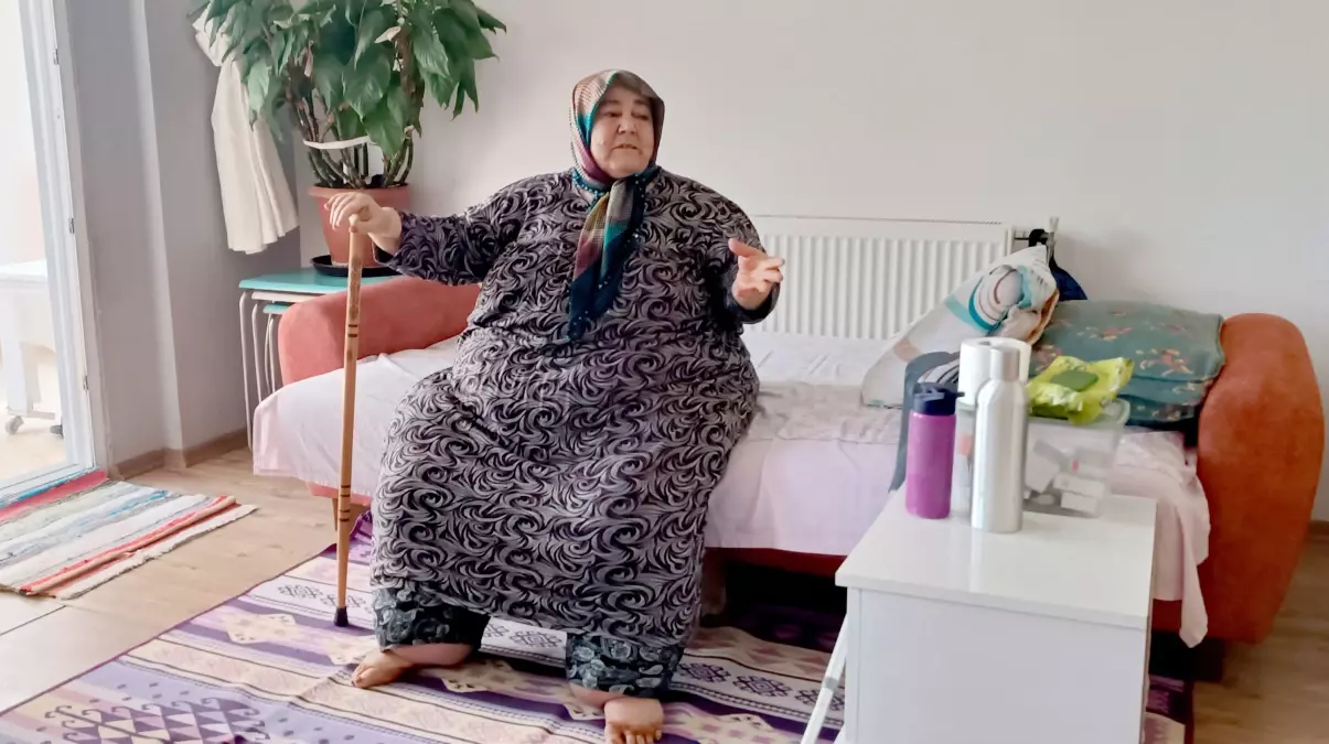Emine Güler\'e Tekerlekli Sandalye