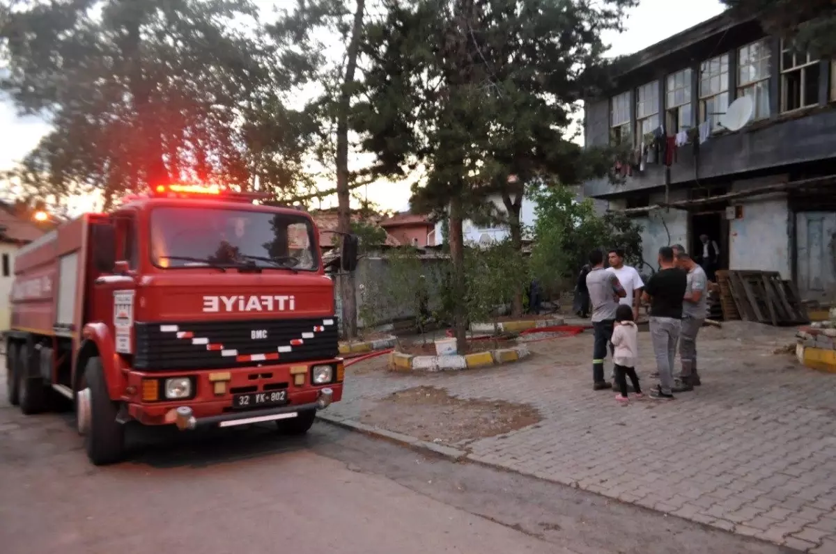 Yalvaç\'ta Yangında İki Kişi Yaralandı