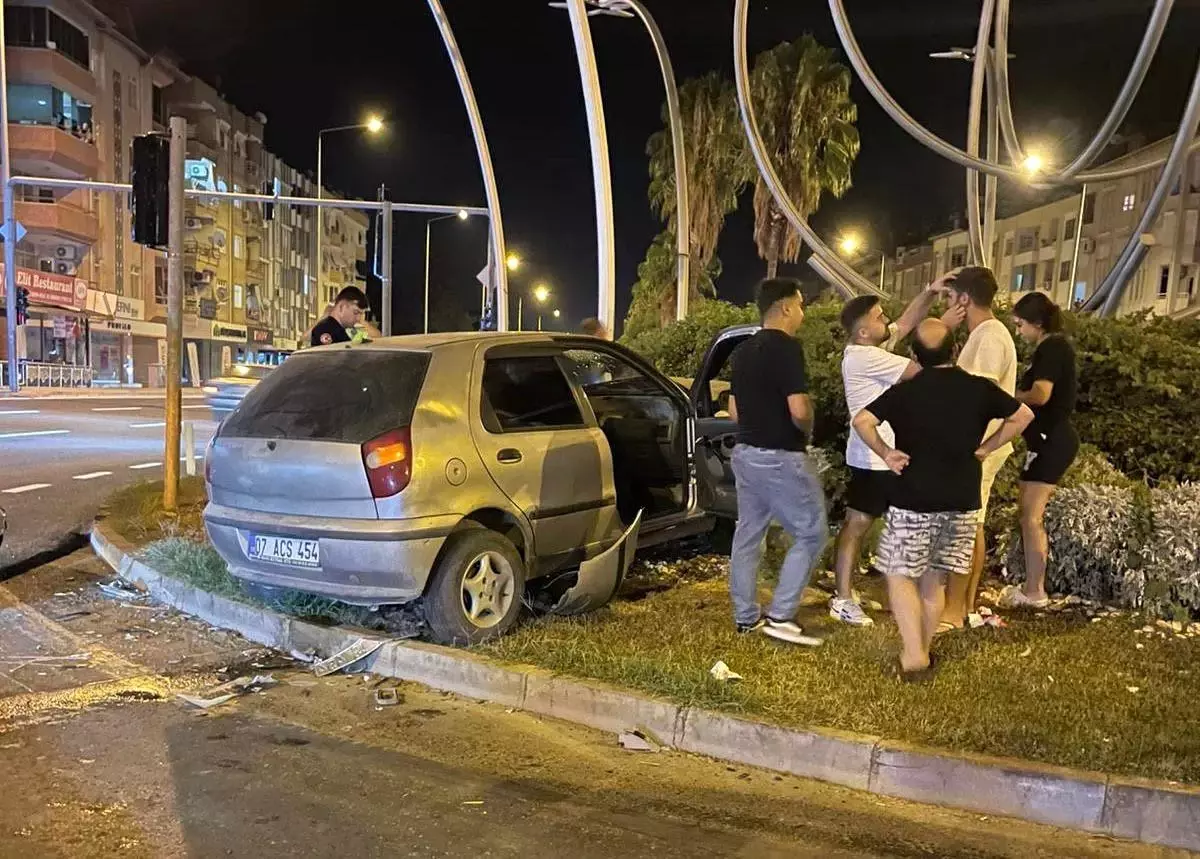 Gazipaşa\'da Trafik Kazası: 2 Yaralı