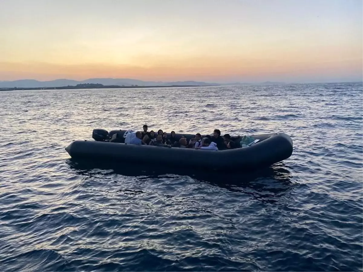 Didim açıklarında 20 düzensiz göçmen kurtarıldı