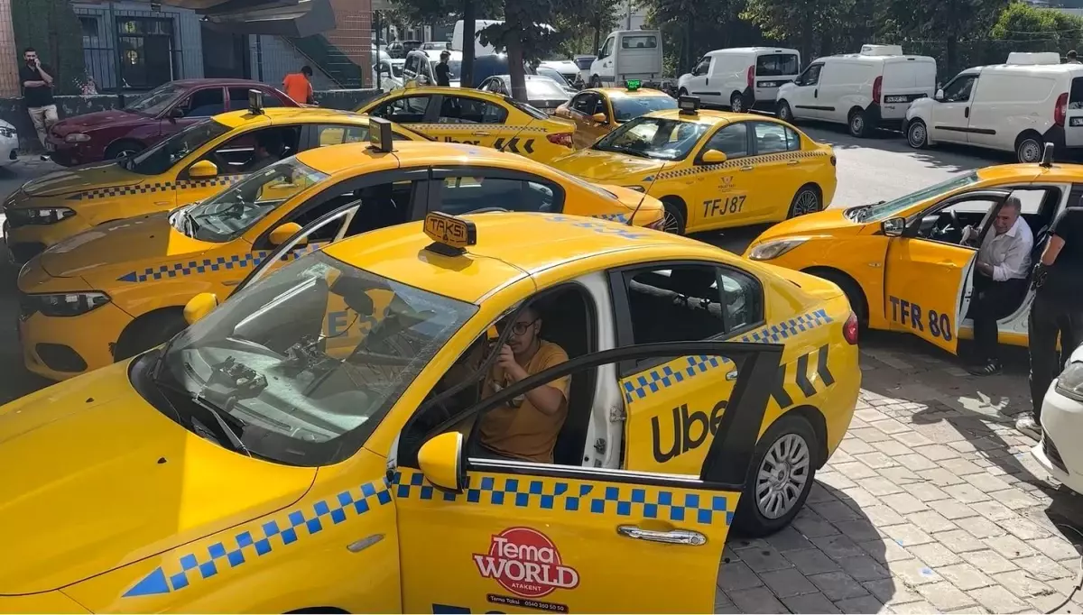 İstanbul\'da Toplu Taşıma Ücretlerine Yüzde 30 Zam