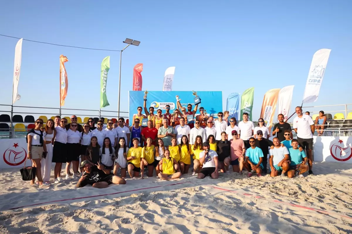 Çeşme\'de Pro Beach Tour Voleybol Heyecanı
