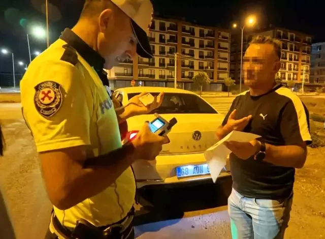 Aksaray'da Alkollü Araç Kullanan Sürücüden Polis Memurlarına Beddua