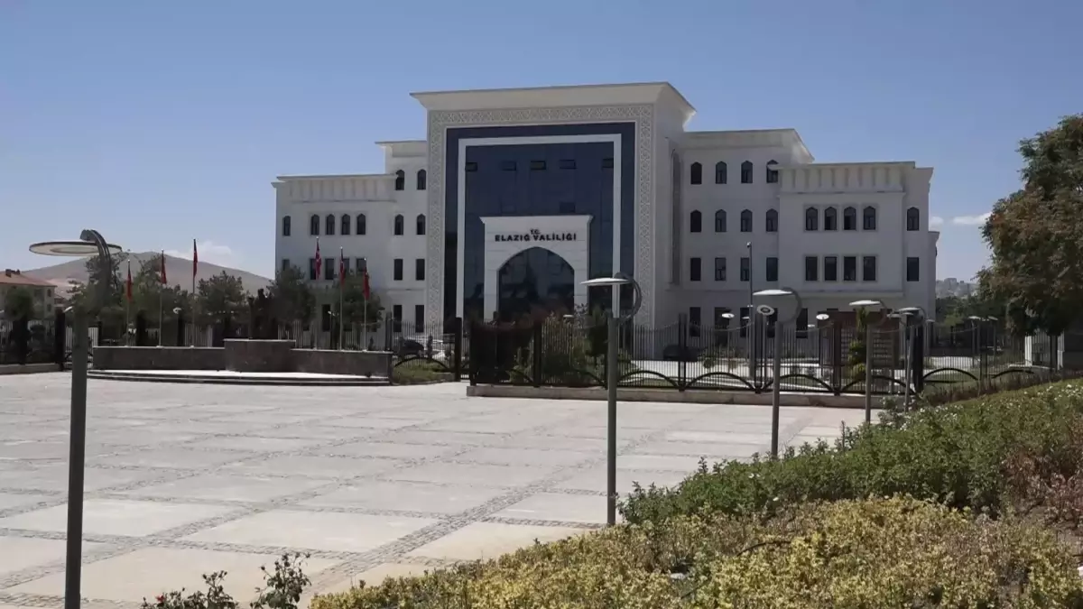Elazığ\'da Patlama Sesi Tedirginlik Yarattı