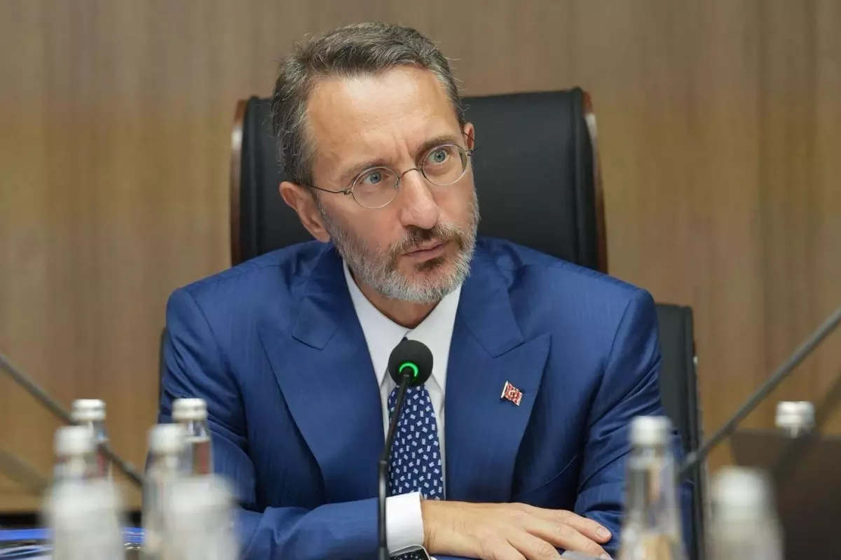 Fahrettin Altun\'un oğlu evlendi! İşte ilk kez görüntülenen gelini