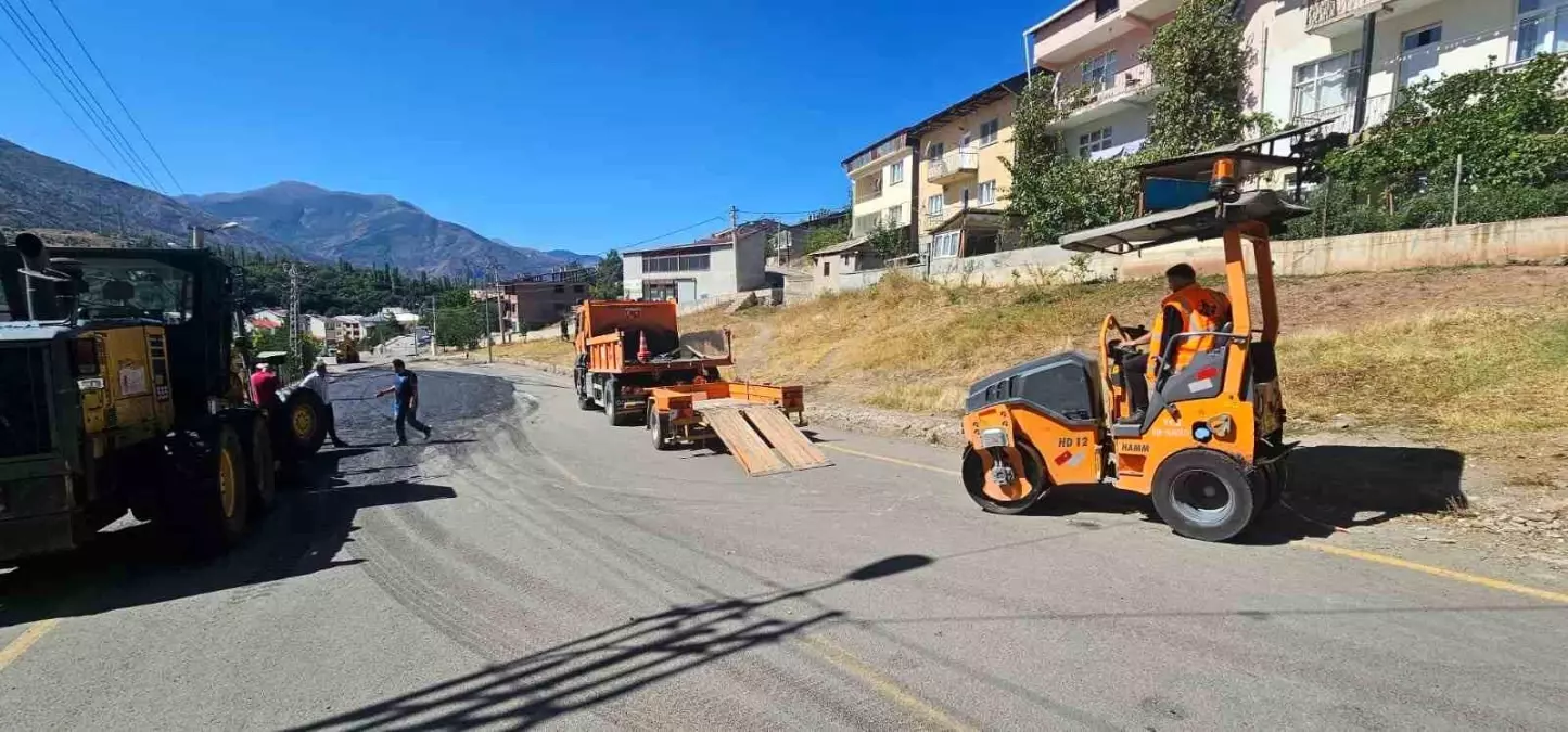 İspir\'de Heyelan Sonrası Tahliye ve Yeniden İnşa Çalışmaları