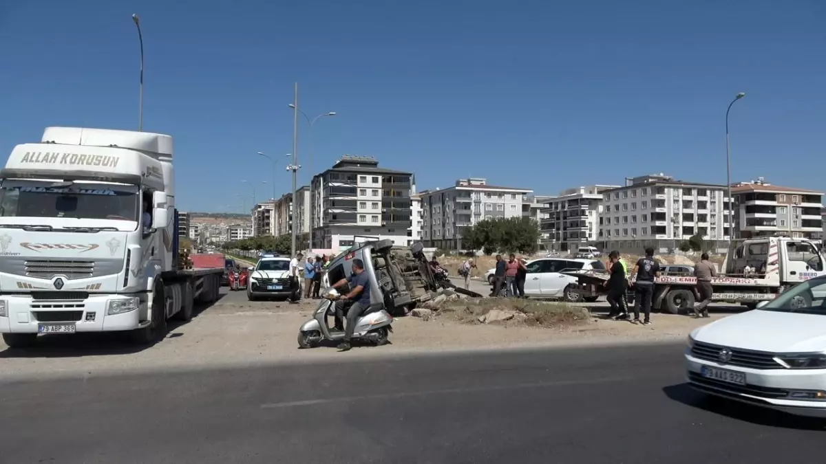 Kilis\'te Kaza: 3 Yaralı