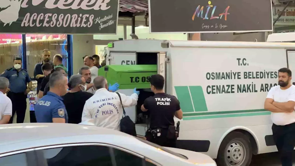 3 gündür kepenk açmayan iş yerine giren polis iki cesetle karşılaştı