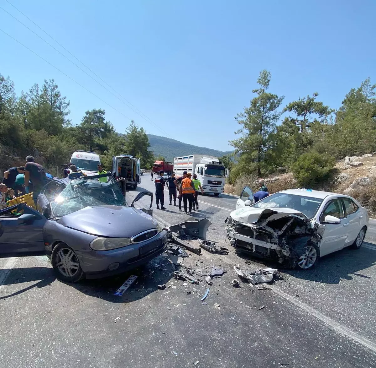 Antalya\'da Trafik Kazası: 8 Yaralı