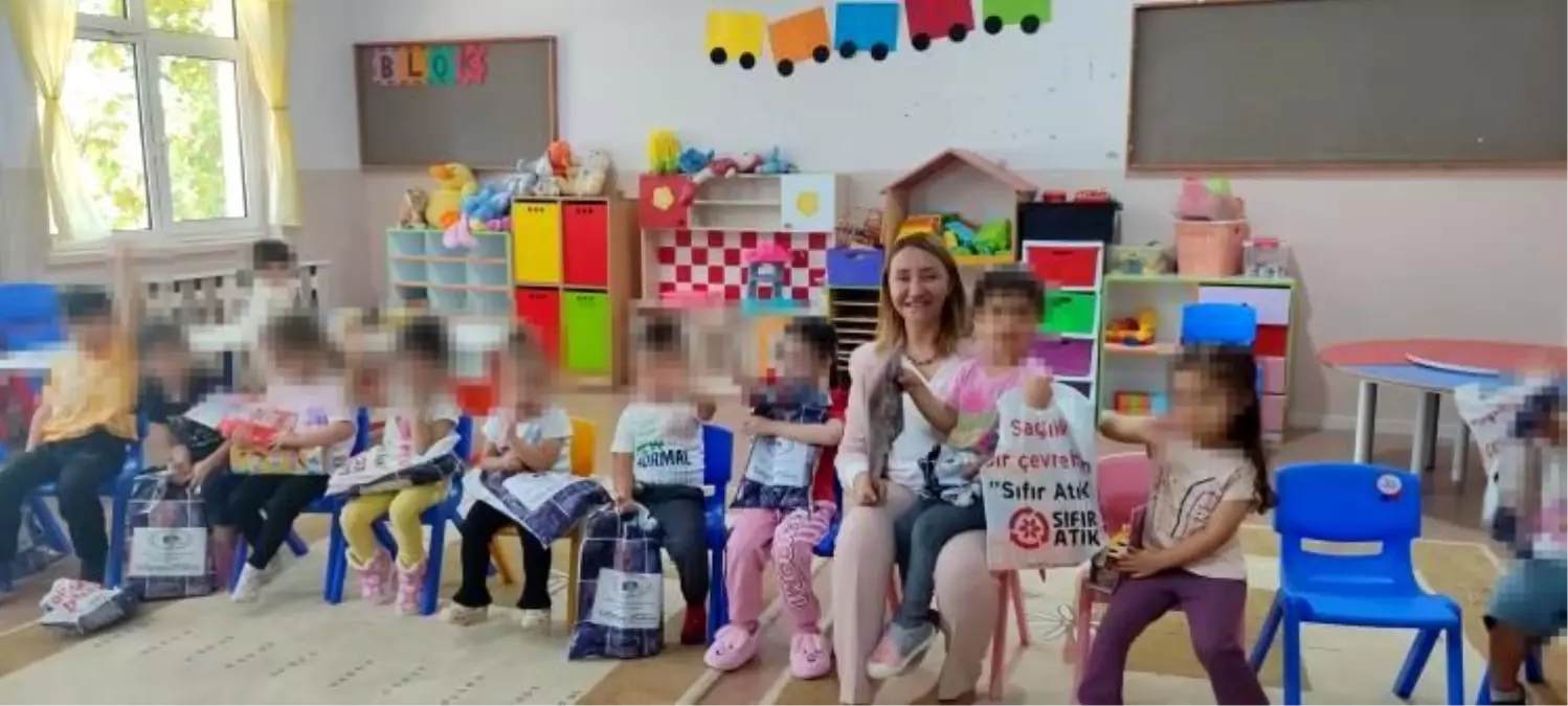 Pazaryeri Belediye Başkanı Zekiye Tekin\'den Öğrencilere Kırtasiye Desteği