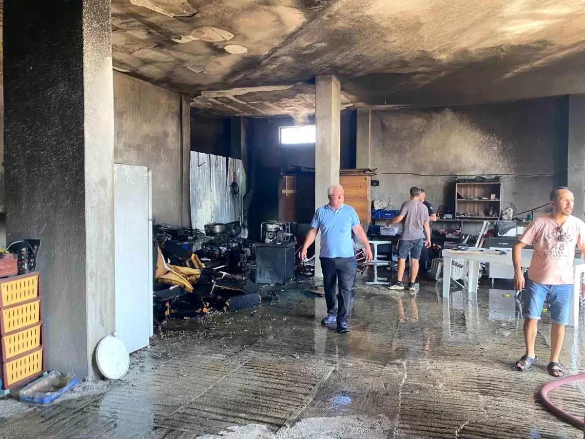 Serik\'te Depo Yangını Kontrol Altına Alındı