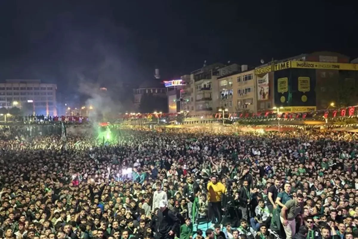 Süper Lig\'in henüz 5. haftasında yönetimi istifaya çağırdılar